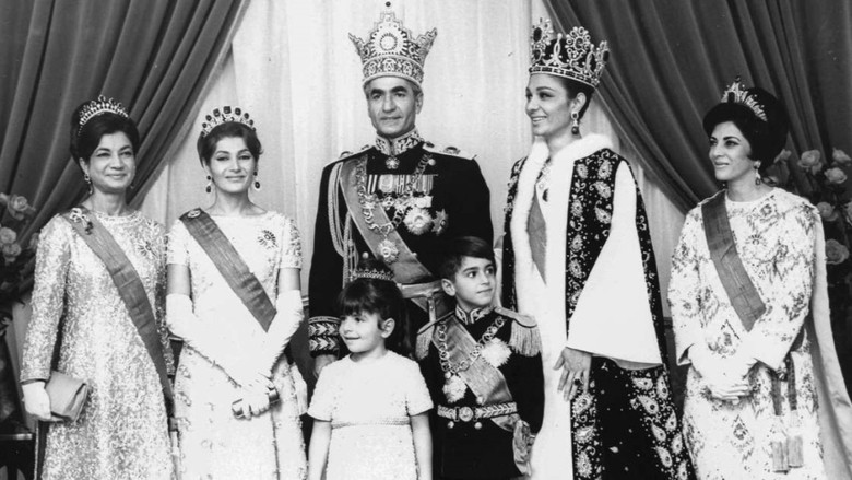 кадр из фильма Der Schah und der Ayatollah