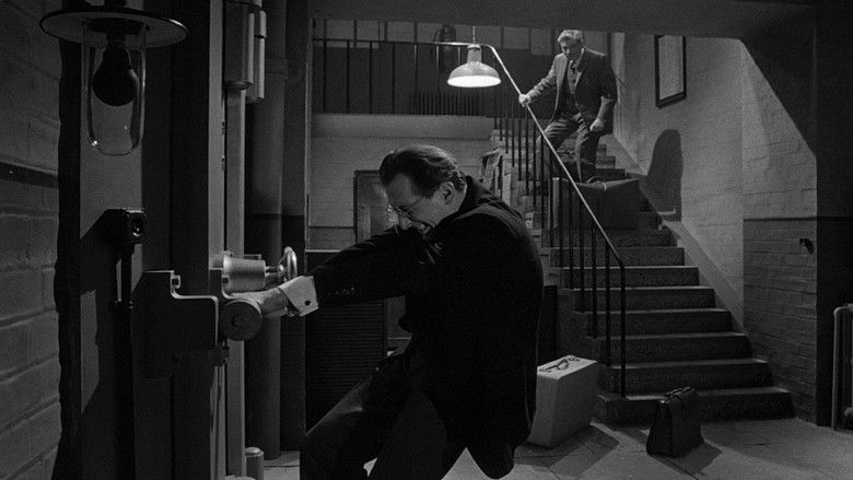 кадр из фильма Наличные по требованию