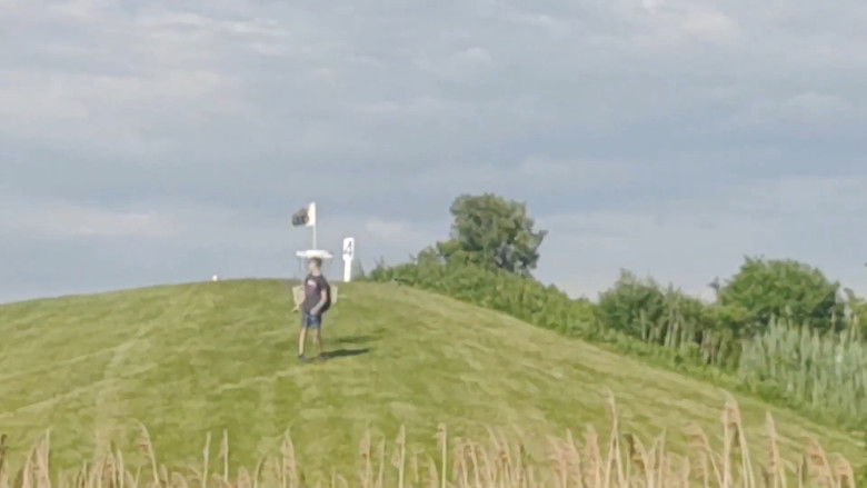 кадр из фильма Spend Some Time off the Phone (PSA)