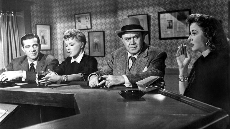 кадр из фильма Пока город спит