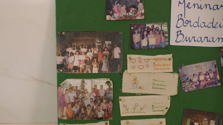 кадр из фильма Meninas Bordadeiras