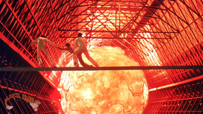 кадр из фильма Черная дыра