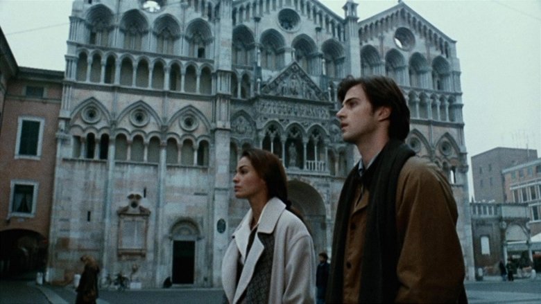 кадр из фильма За облаками