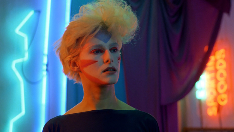 кадр из фильма Жидкое небо