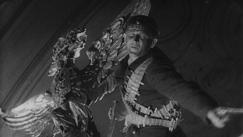 кадр из фильма Октябрь