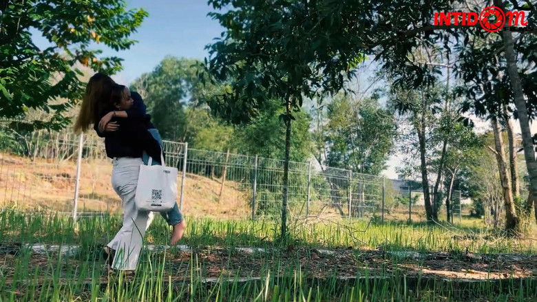 кадр из фильма Memiliki Viola 2