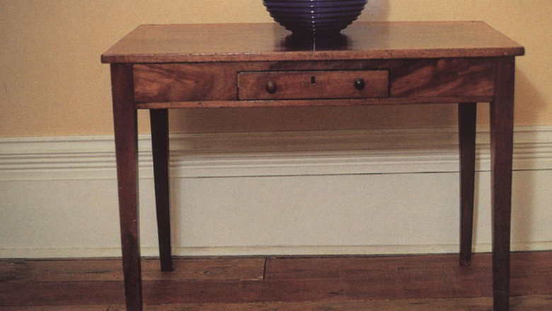 кадр из фильма Furniture Poetry