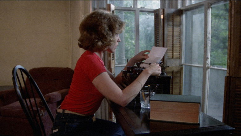 кадр из фильма The Nesting