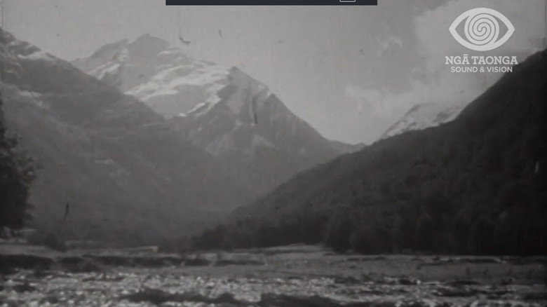 кадр из фильма To Mt. Aspiring With the Camera