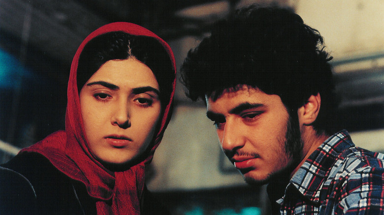 кадр из фильма Танцуя в пыли