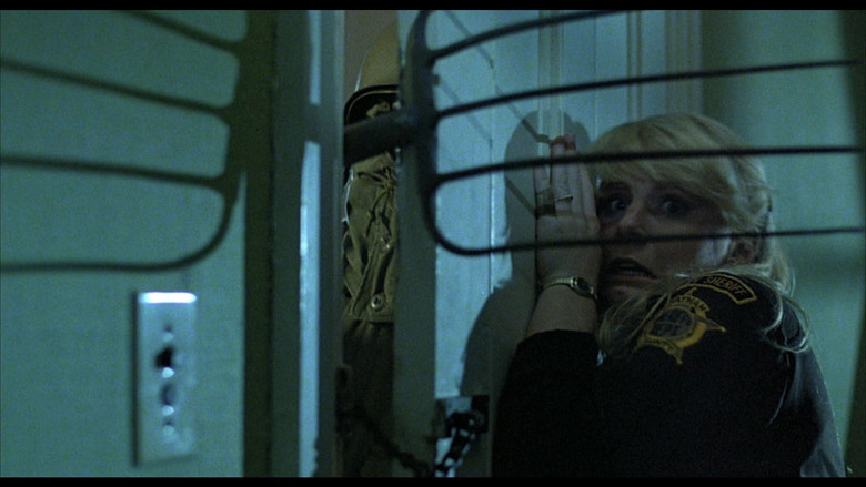 кадр из фильма Незнакомец