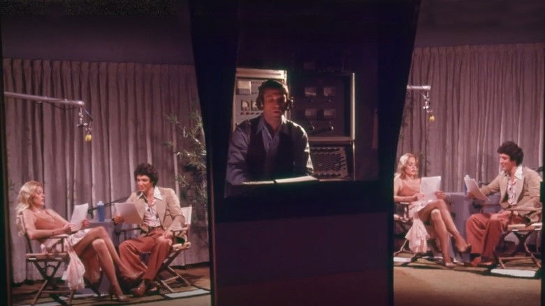 кадр из фильма Blonds Have More Fun