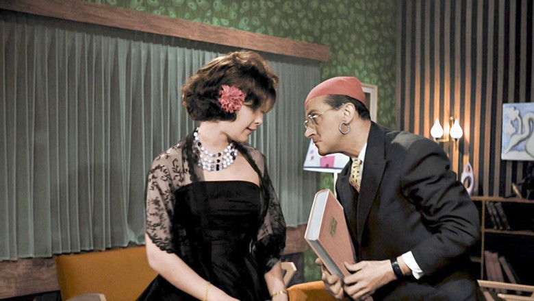 кадр из фильма Το Κοροϊδάκι Της Δεσποινίδος