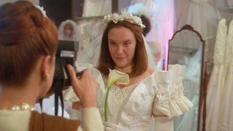 кадр из фильма Свадьба Мюриэл