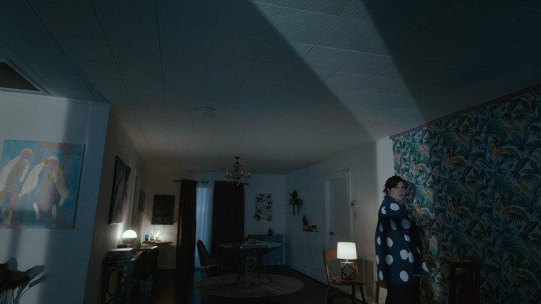 кадр из фильма Return to Sender