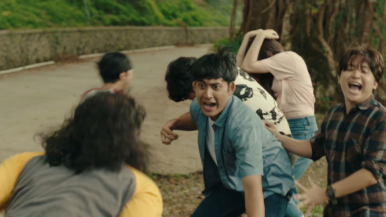 кадр из фильма Sunda Emperor