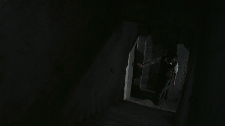 кадр из фильма Дом со смеющимися окнами