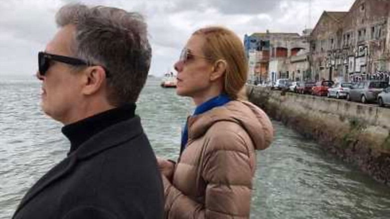 кадр из фильма Fado Tropical