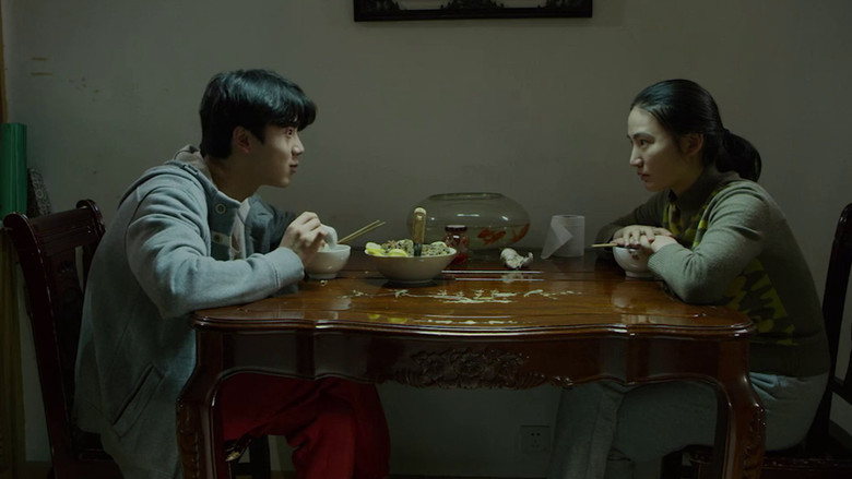 кадр из фильма 一江春水