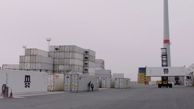 кадр из фильма Те, что работают