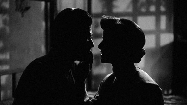 кадр из фильма Потомство дракона