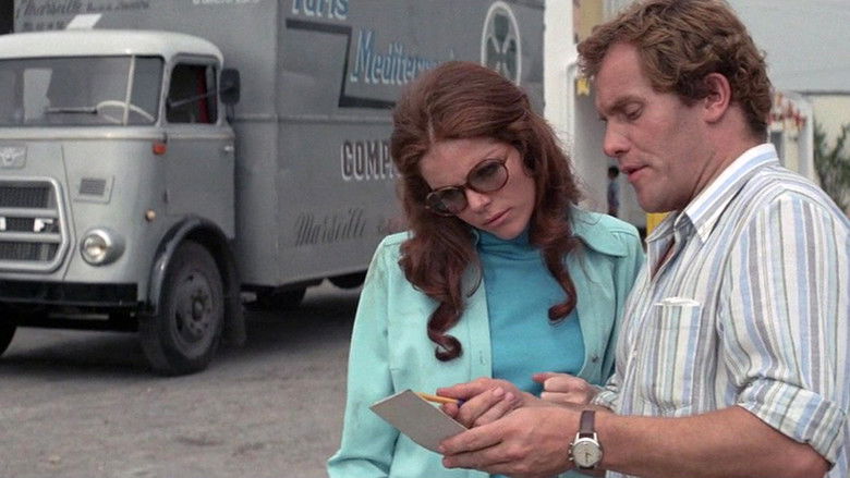 кадр из фильма Дама в очках и с ружьем в автомобиле