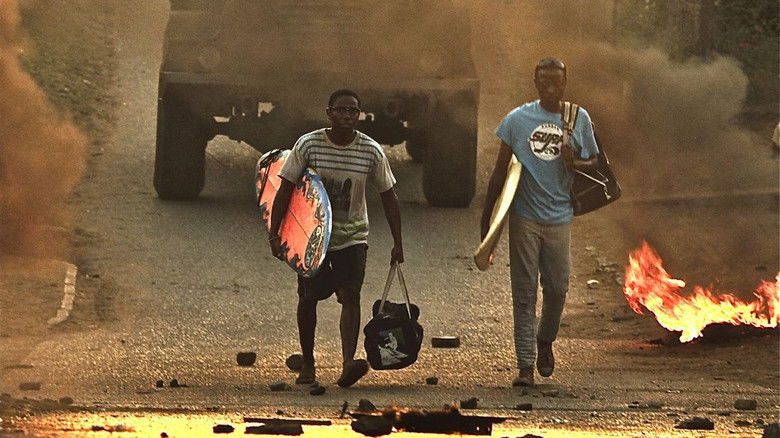 кадр из фильма Otelo Burning