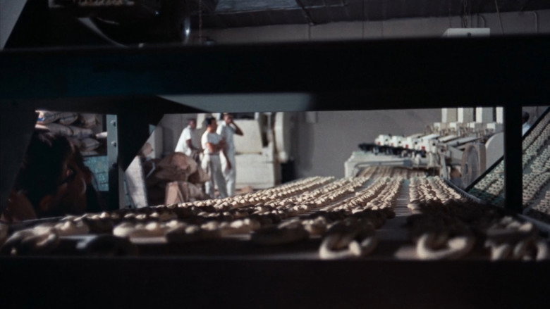 кадр из фильма Ты теперь большой мальчик