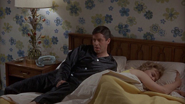 кадр из фильма Hook, Line and Sinker