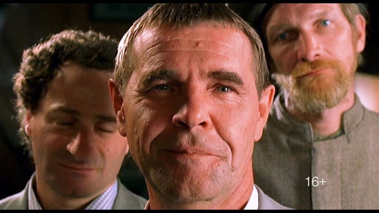 кадр из фильма Особенности национальной политики