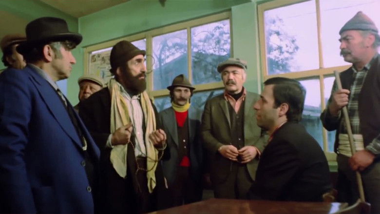 кадр из фильма Üç Kağıtçı