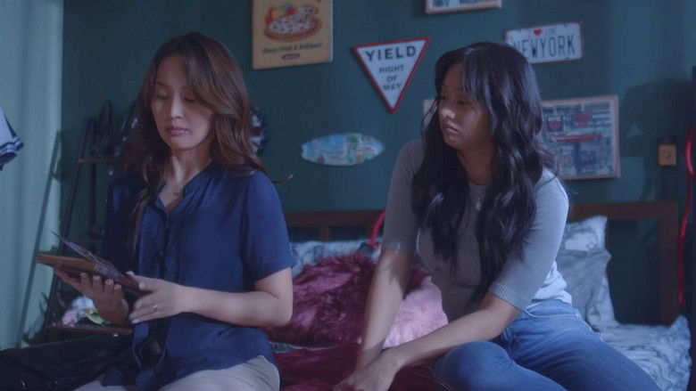 кадр из фильма Жена-эскортница