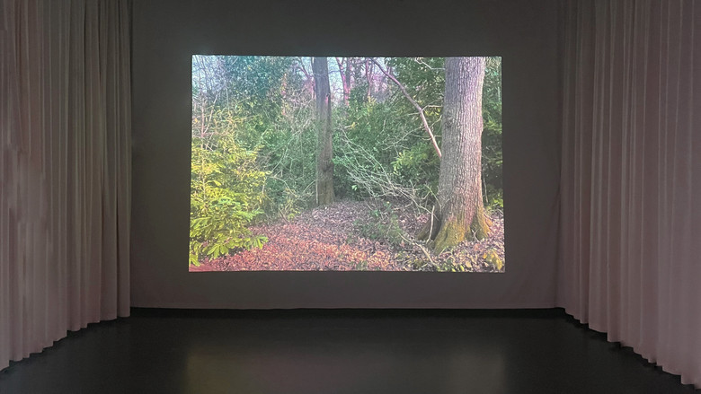 кадр из фильма PRETENDING