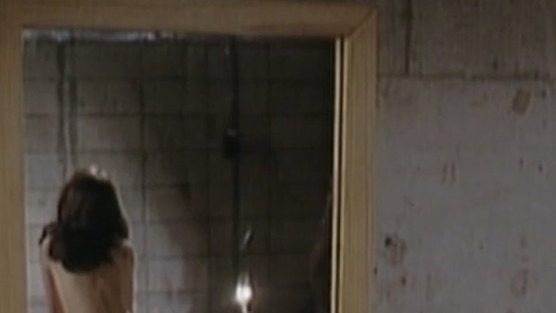 кадр из фильма 痴漢電車 あぶない太股