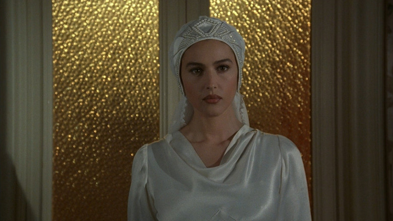 кадр из фильма Злоупотребление