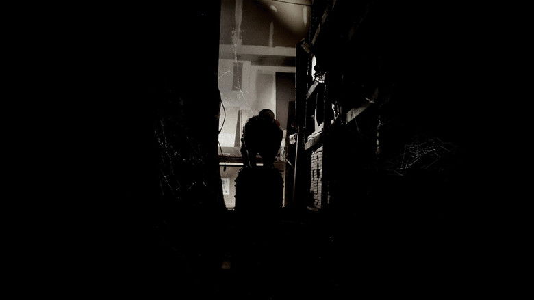 кадр из фильма The Strong Box