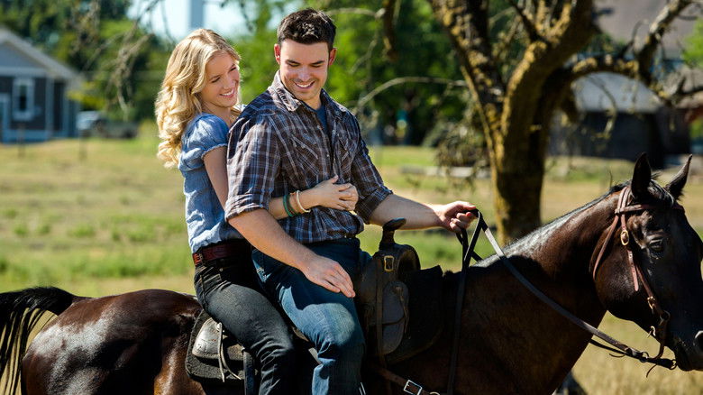 кадр из фильма Harvest Moon