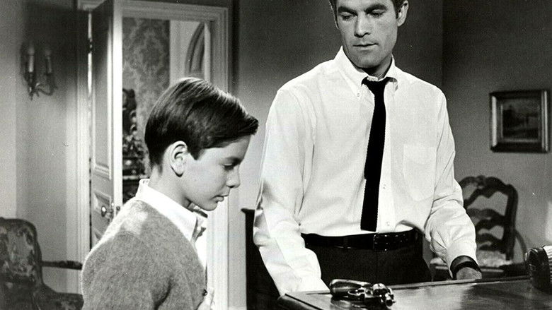 кадр из фильма Давай убьем дядю