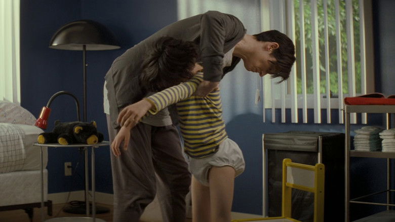 кадр из фильма Что-то не так с Кевином