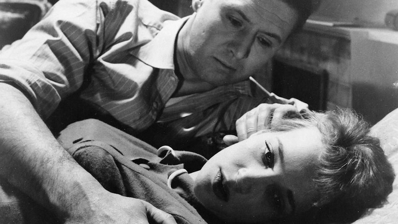 кадр из фильма Женщина в халате