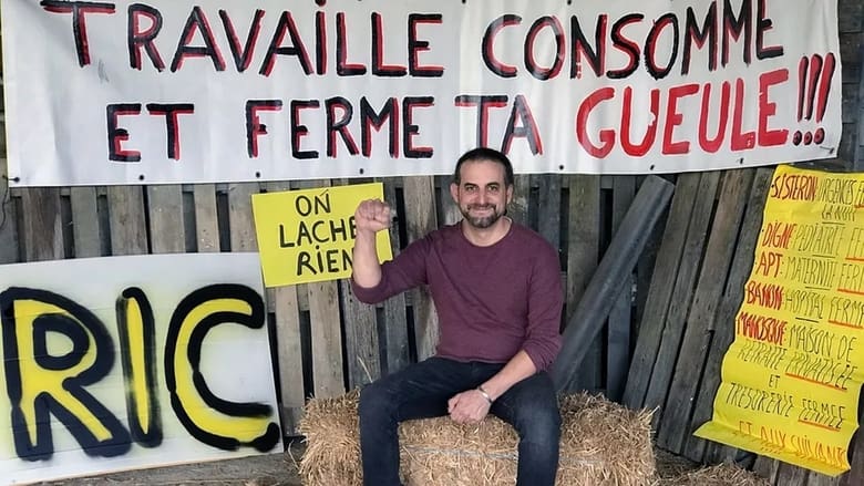 кадр из фильма Classe moyenne, les révoltés