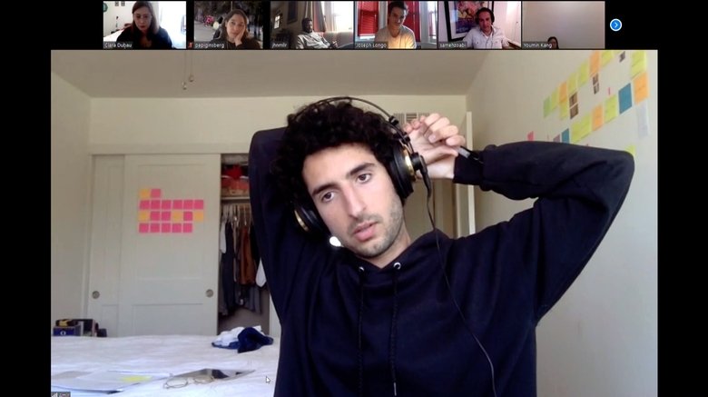 кадр из фильма End Zoom