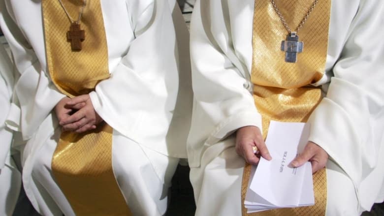 кадр из фильма Abus sexuels - Péché mortel dans l'Église