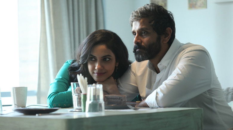 кадр из фильма துருவ நட்சத்திரம்: அத்தியாயம் ஒன்று - யுத்த காண்டம்