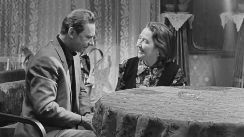 кадр из фильма Берегись автомобиля