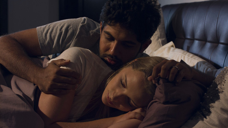 кадр из фильма வெள்ளைப்பூக்கள்