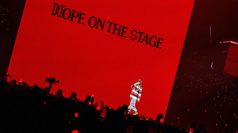 кадр из фильма j-hope Tour 'HOPE ON THE STAGE' in JAPAN: LIVE VIEWING