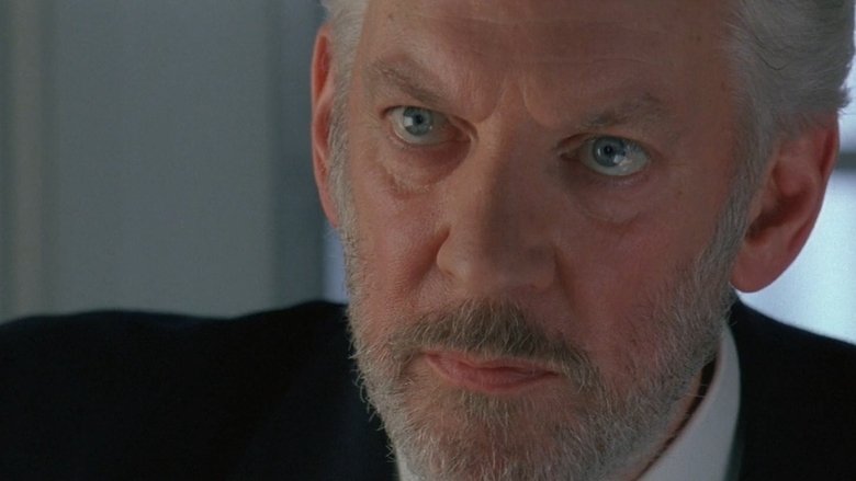 кадр из фильма Кукловоды