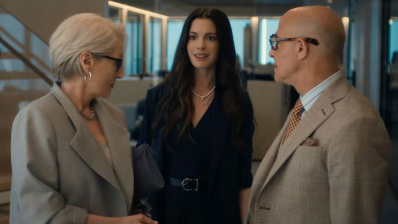 кадр из фильма Дьявол носит Prada 2