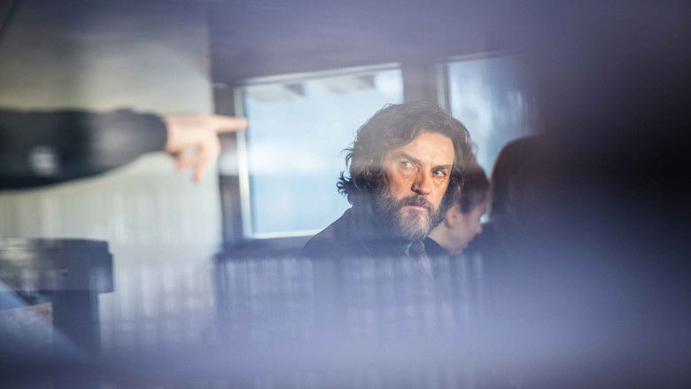 кадр из фильма Девушка в тумане